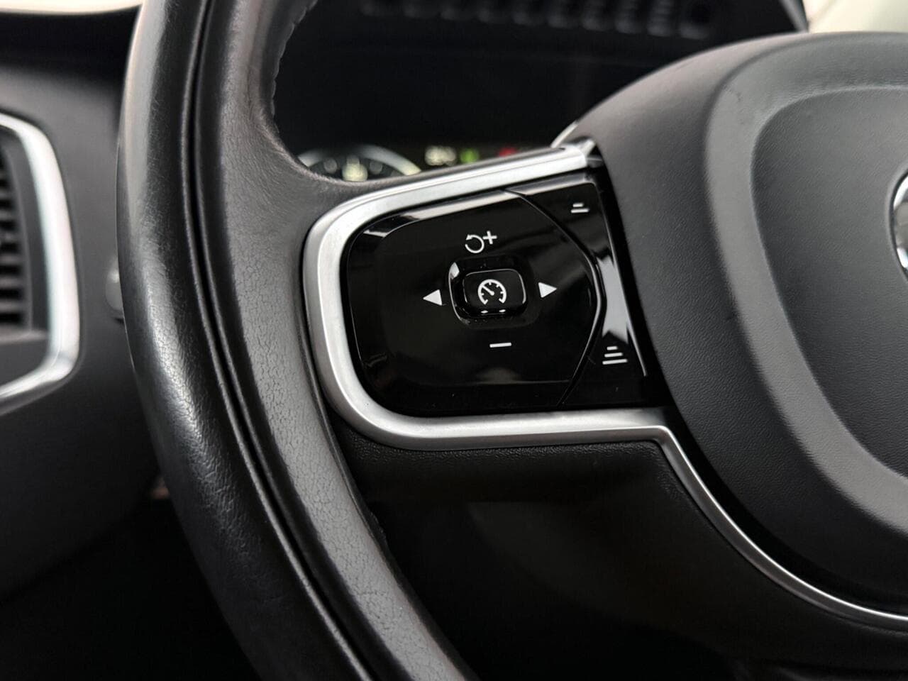 Volvo XC90 thumbnail Misc Controls