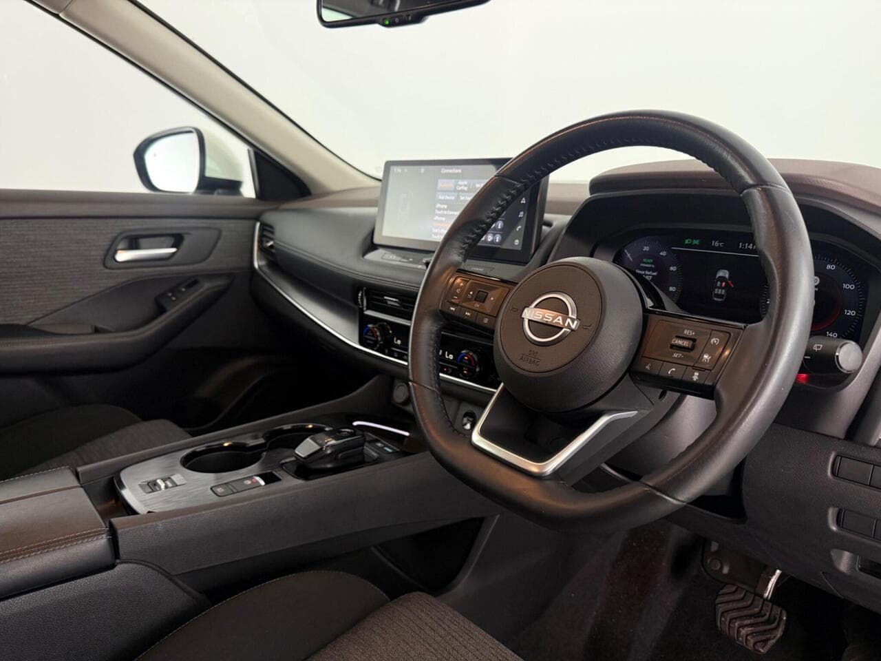 Nissan X-Trail thumbnail Interior Front