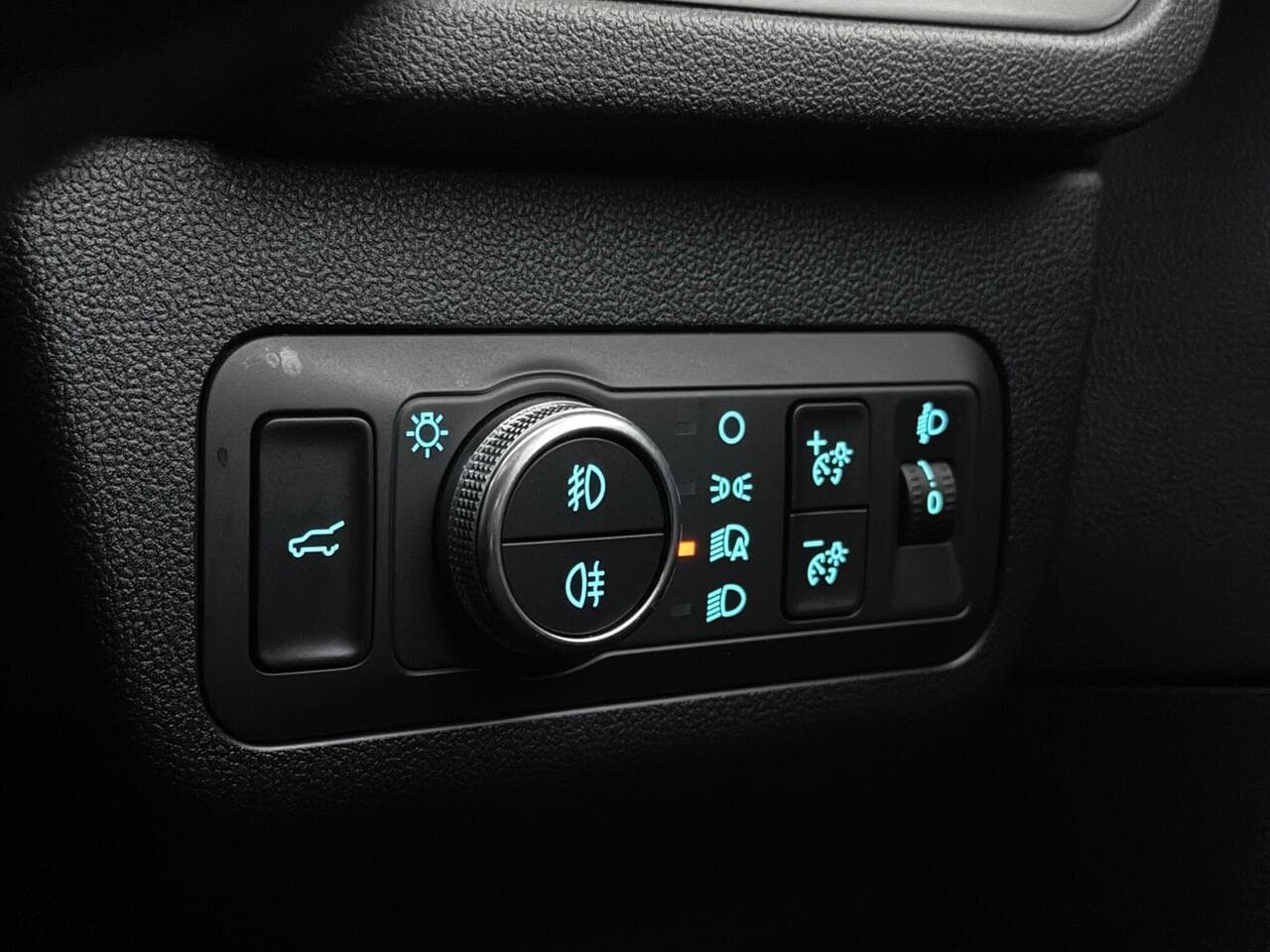 Ford Kuga thumbnail Misc Controls