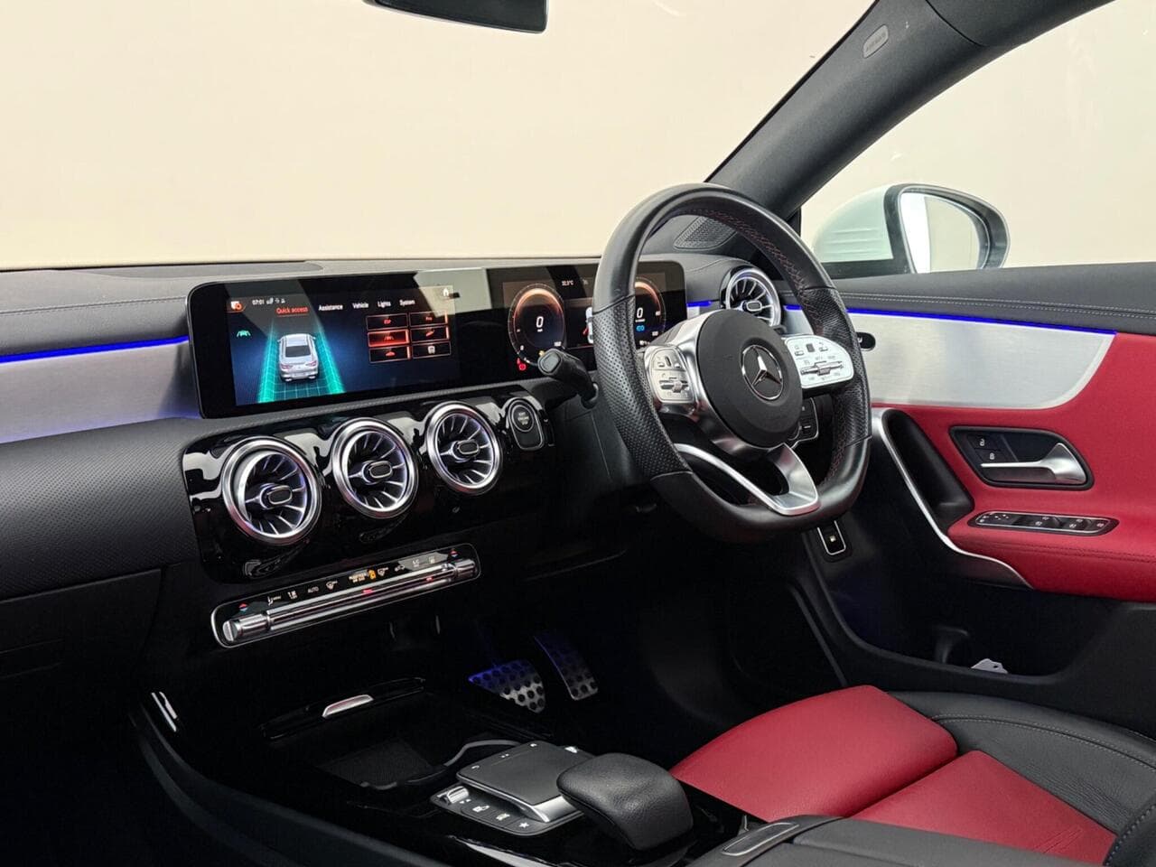 Mercedes-Benz CLA thumbnail Interior Front