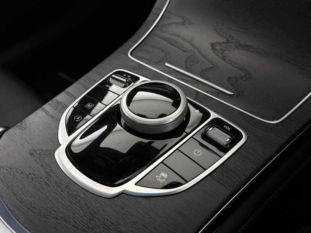 Mercedes-Benz GLC thumbnail Misc Controls