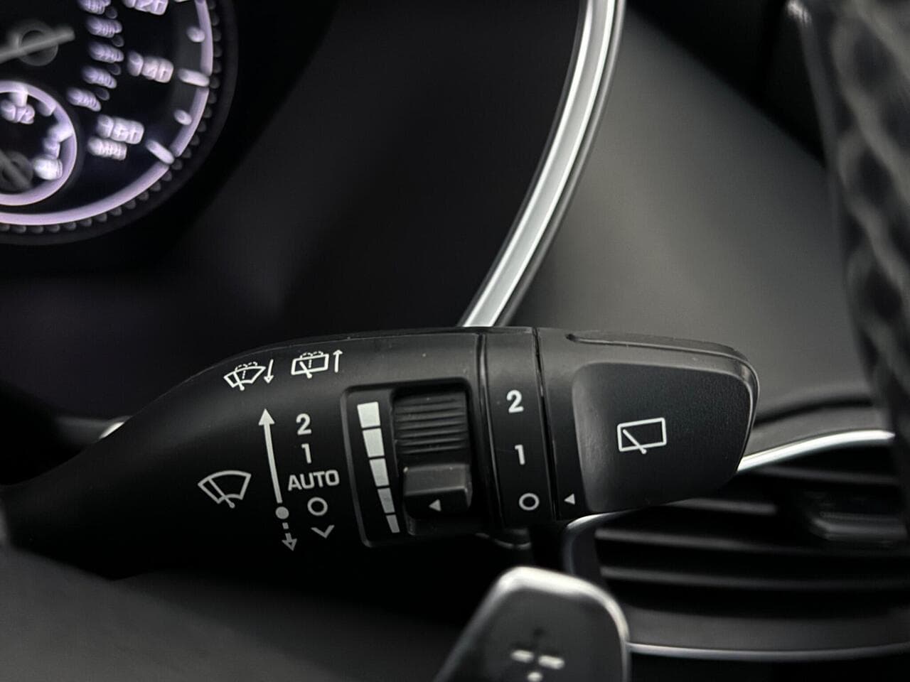 Hyundai Santa Fe thumbnail Misc Controls
