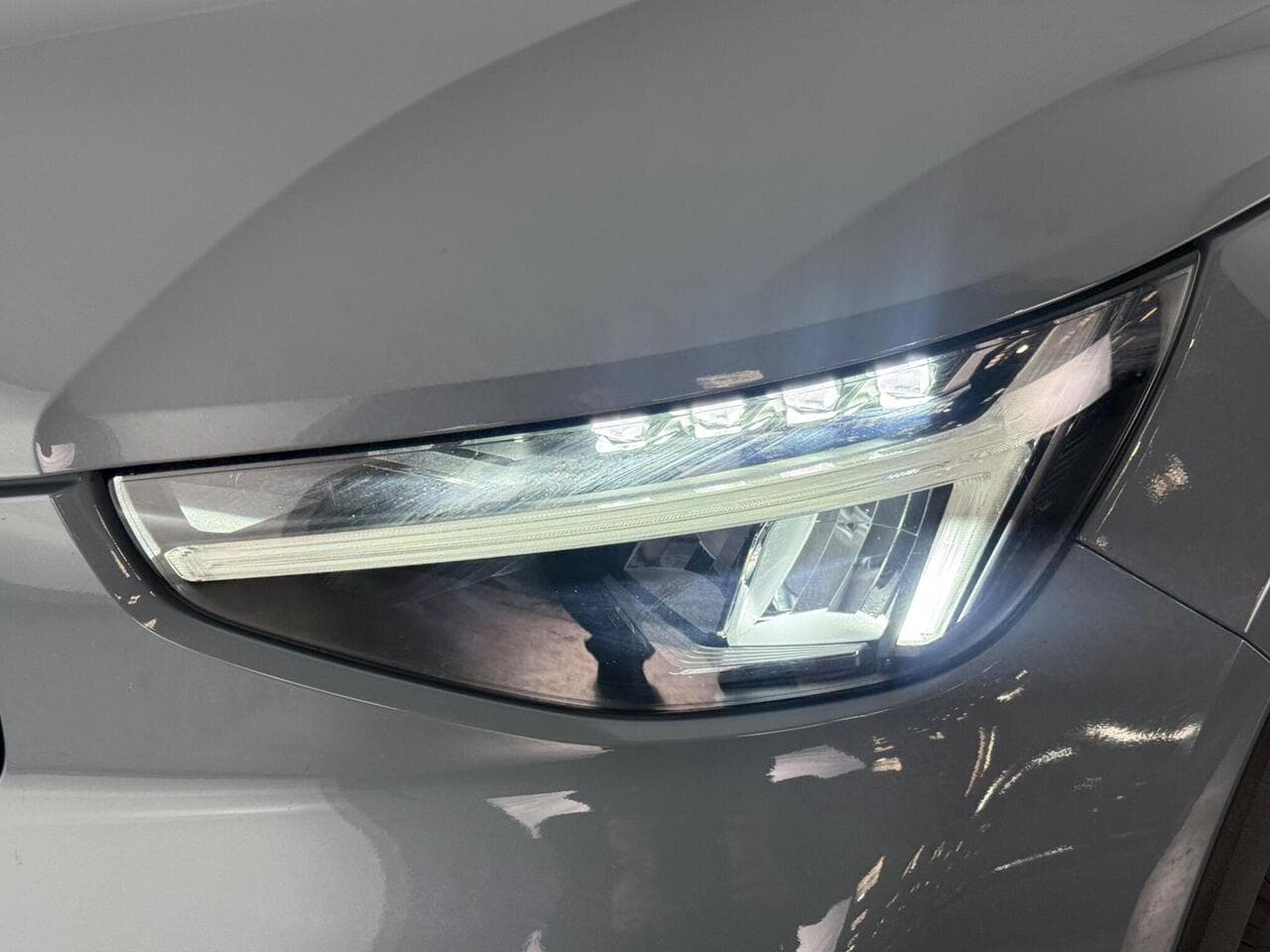 Volvo XC40 thumbnail Lights Front