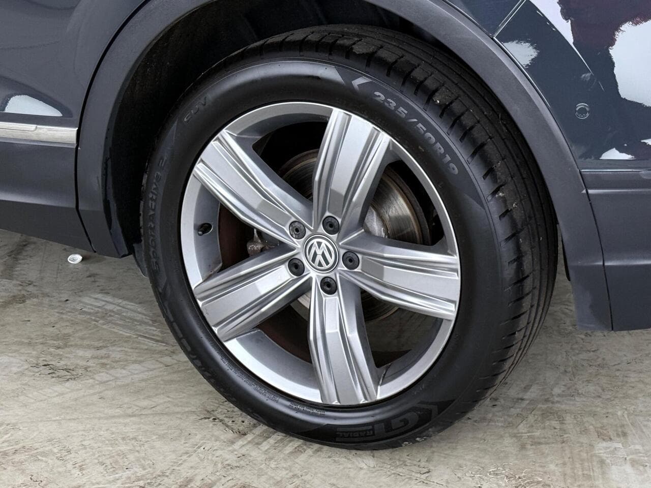 Volkswagen Tiguan thumbnail Wheel