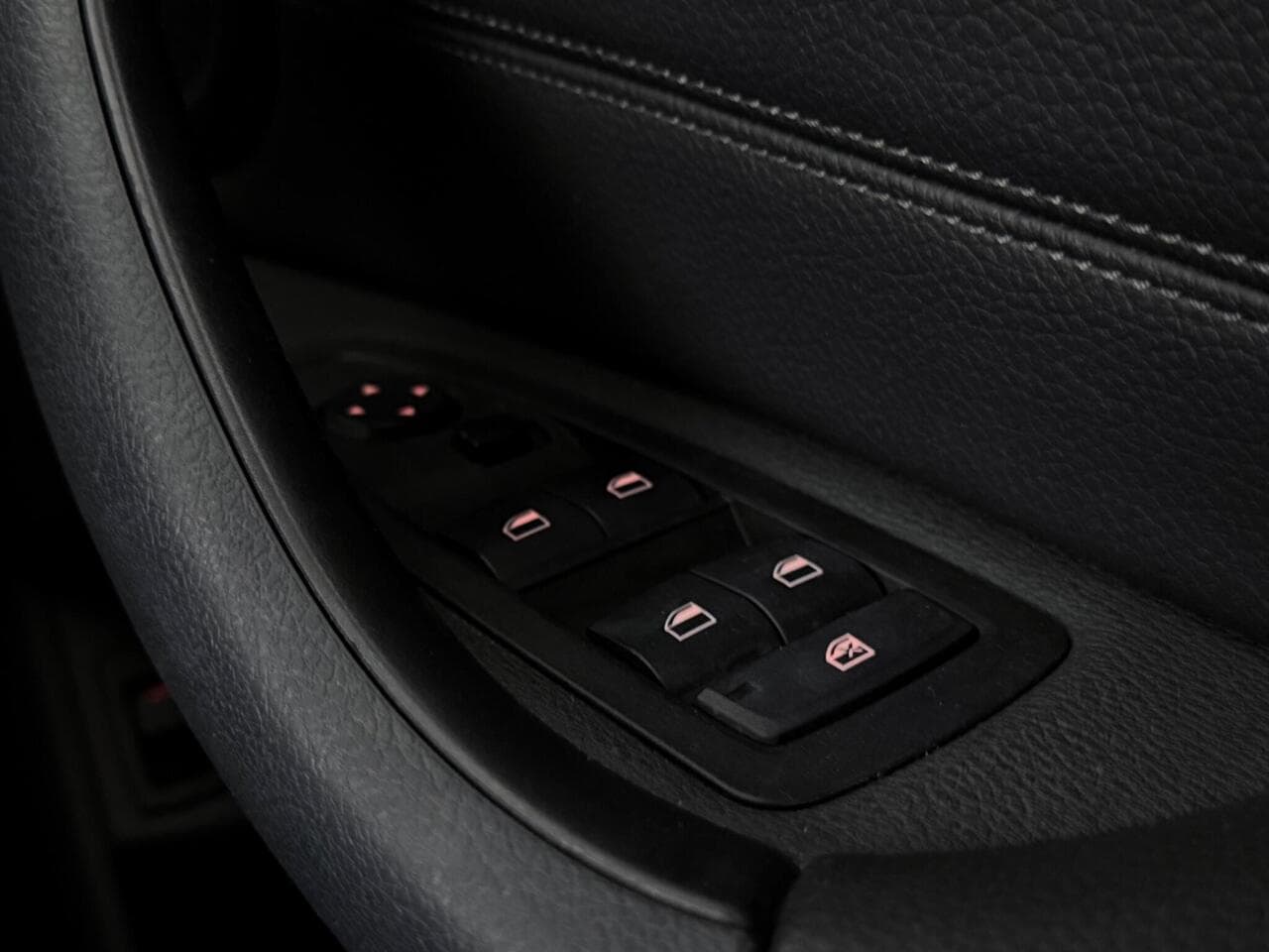 BMW X1 thumbnail Misc Controls