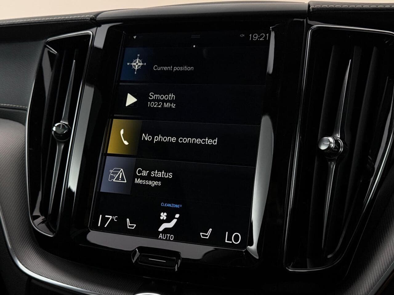 Volvo XC60 thumbnail Infotainment System