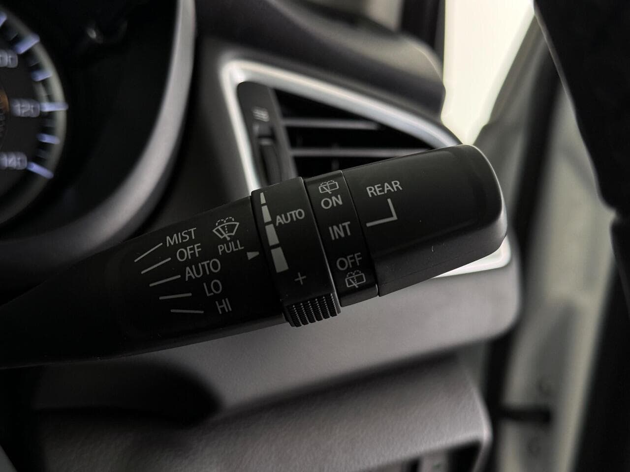 Suzuki S-Cross thumbnail Misc Controls