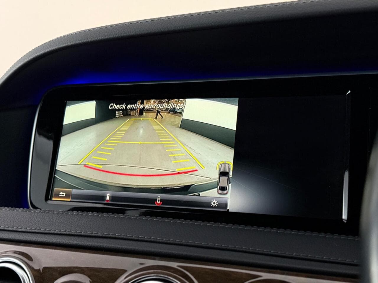 Mercedes-Benz S Class thumbnail Infotainment System