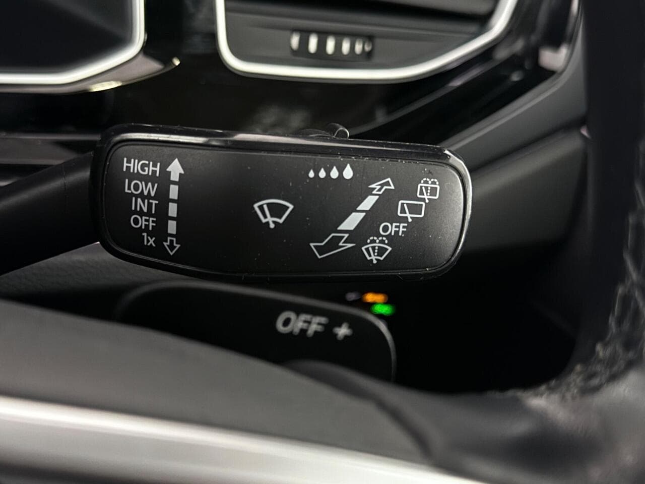 Volkswagen Taigo thumbnail Misc Controls