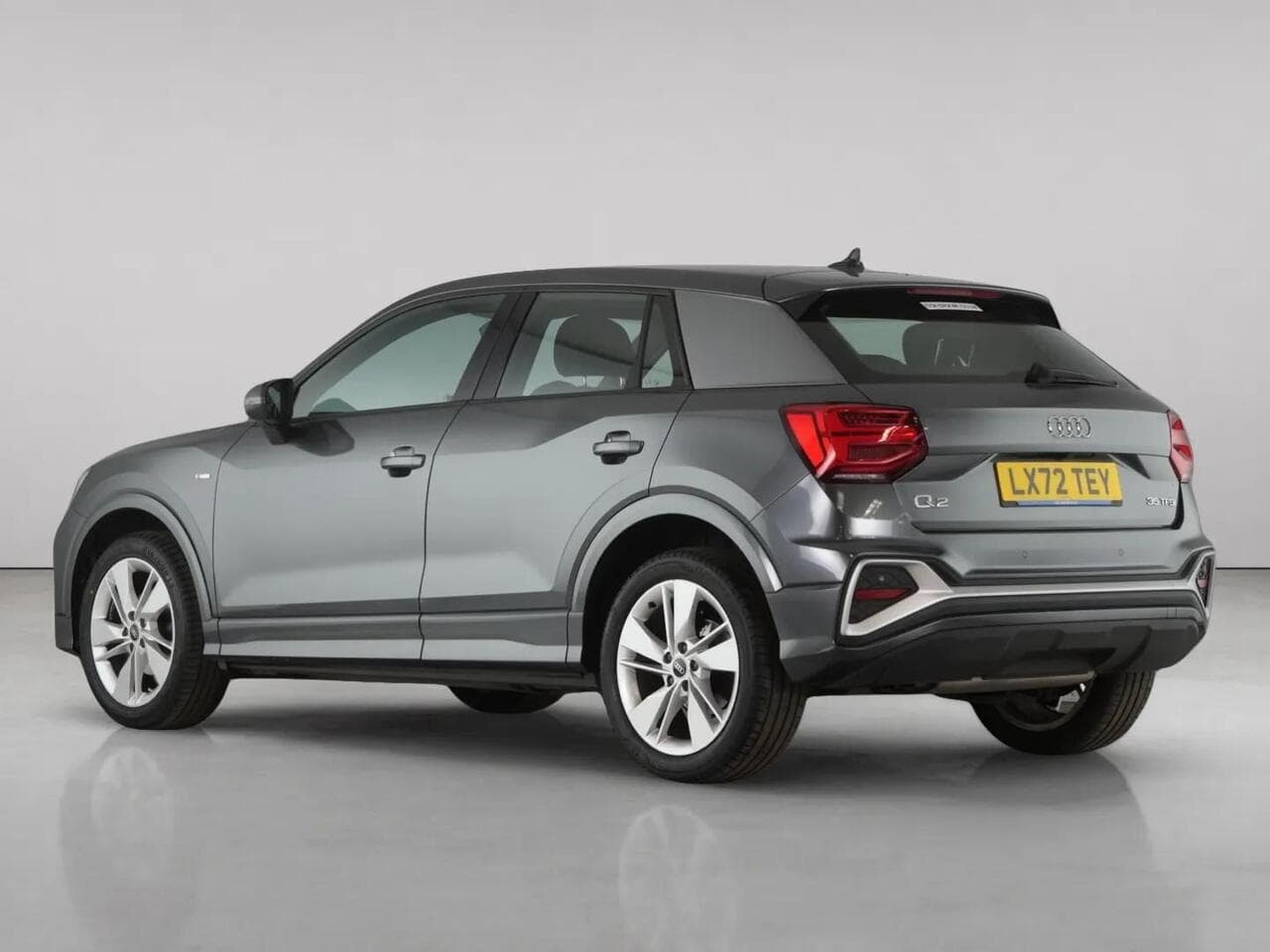 Audi Q2 thumbnail Rear Left