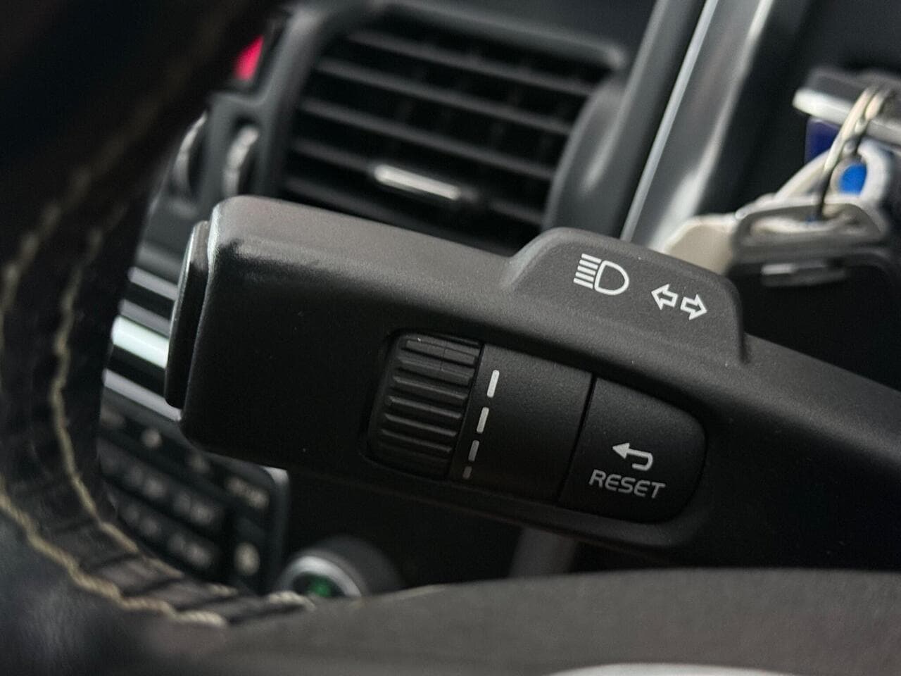 Volvo XC60 thumbnail Misc Controls