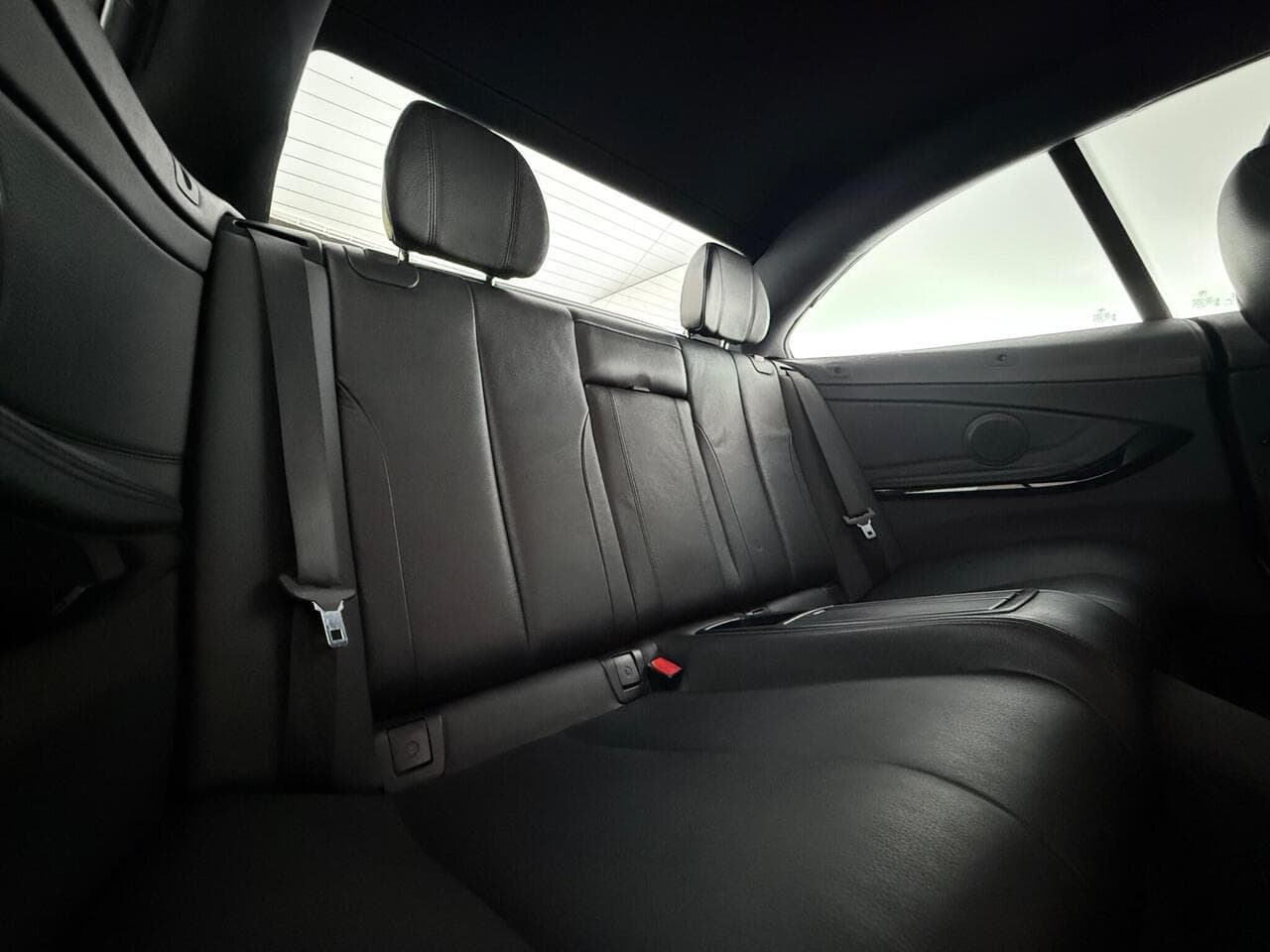 BMW 4 Series thumbnail Seats Rear