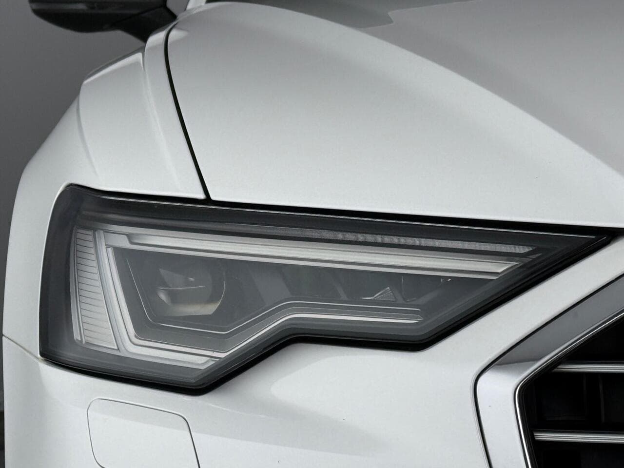 Audi A6 Saloon thumbnail Roof