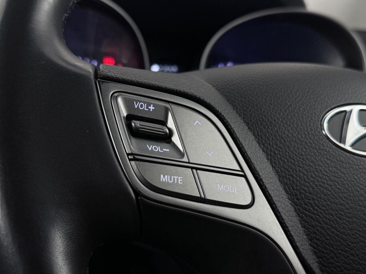 Hyundai Santa Fe thumbnail Misc Controls