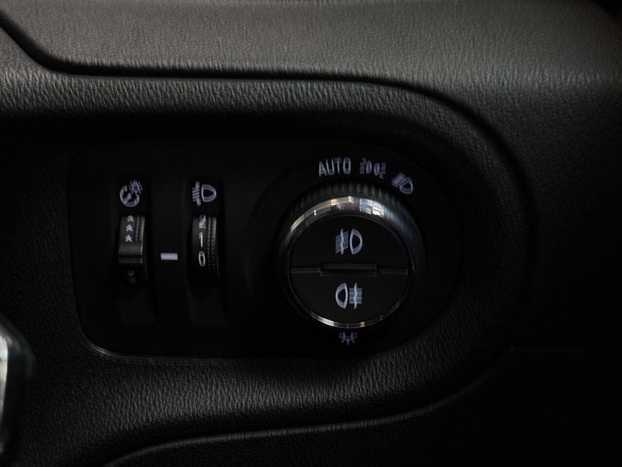 Vauxhall Grandland X thumbnail Misc Controls
