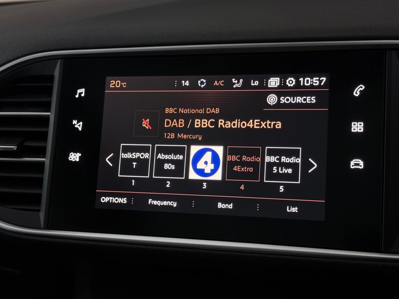 Peugeot 308 thumbnail Infotainment System