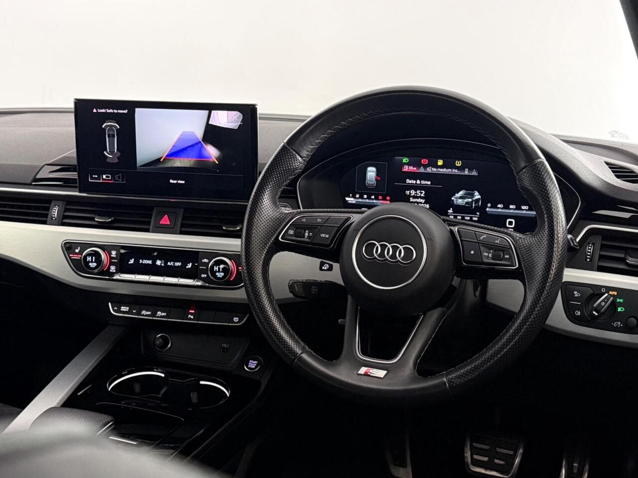 Audi A4 Avant thumbnail Steering Wheel