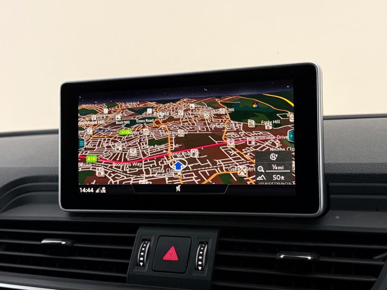 Audi Q5 thumbnail Infotainment System