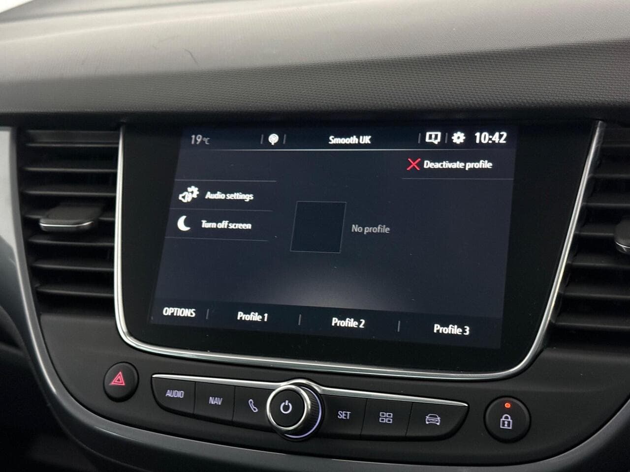 Vauxhall Crossland X thumbnail Infotainment System
