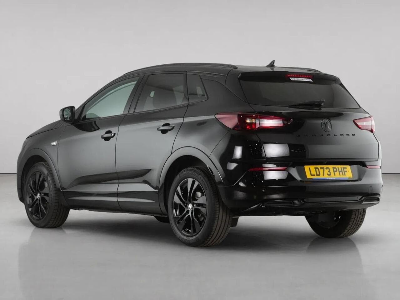 Vauxhall Grandland thumbnail Rear Left