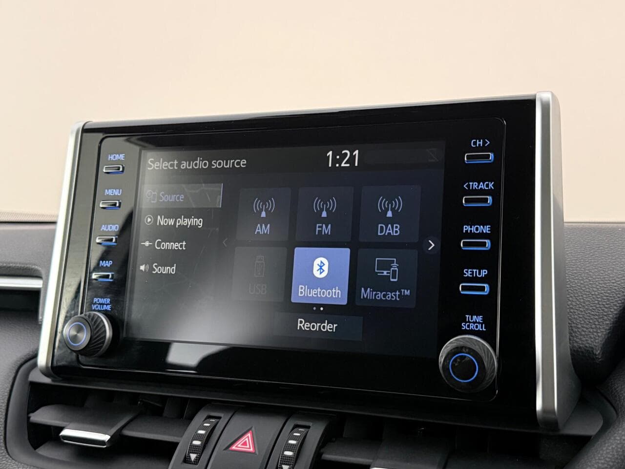 Toyota RAV4 thumbnail Infotainment System