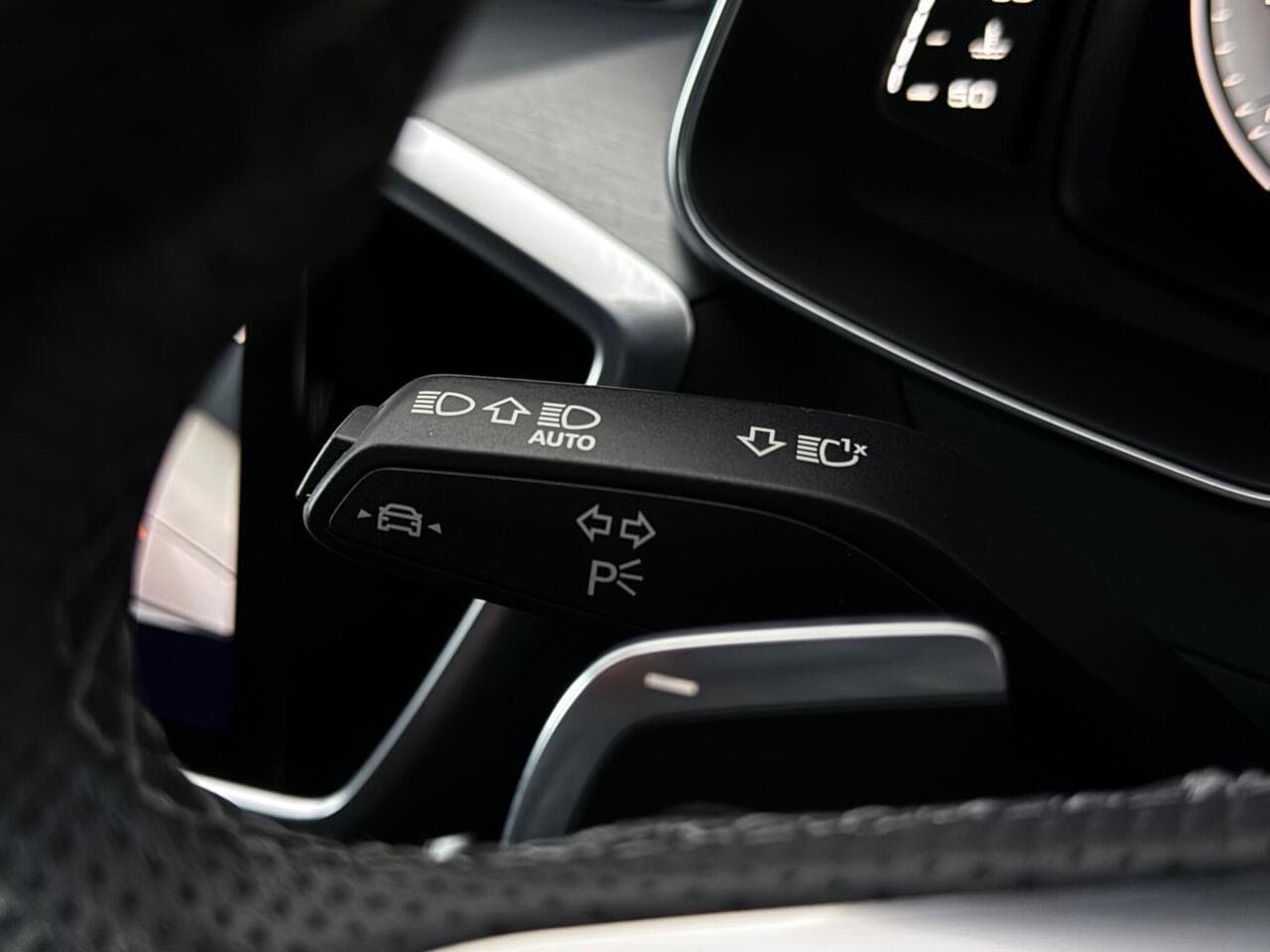 Audi A6 Saloon thumbnail Misc Controls