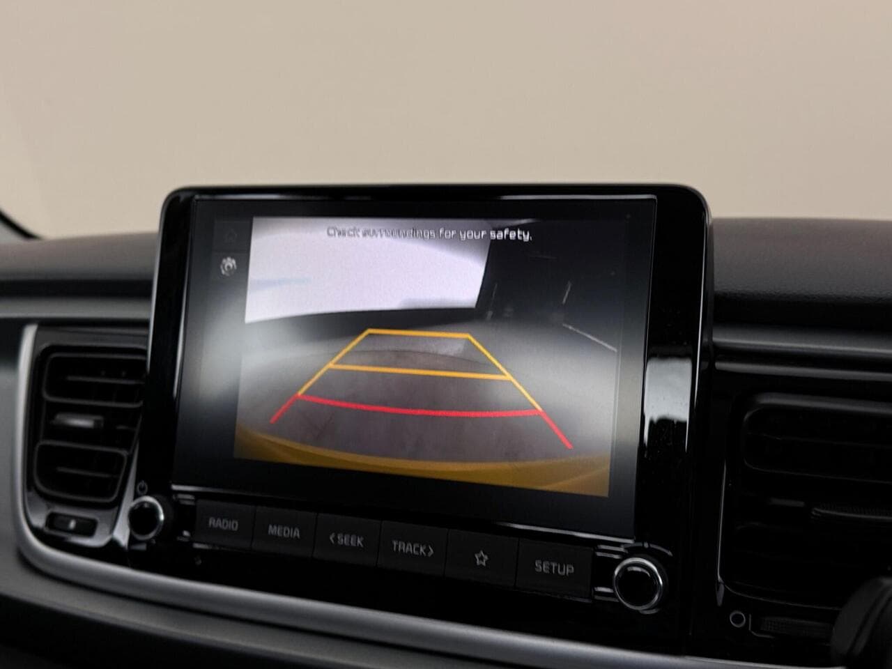Kia Rio thumbnail Infotainment System