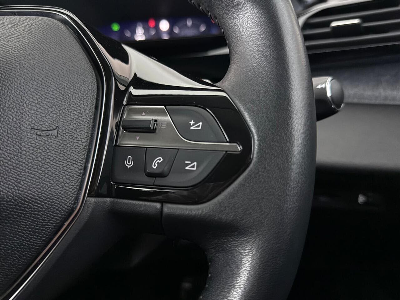 Peugeot 308 thumbnail Misc Controls