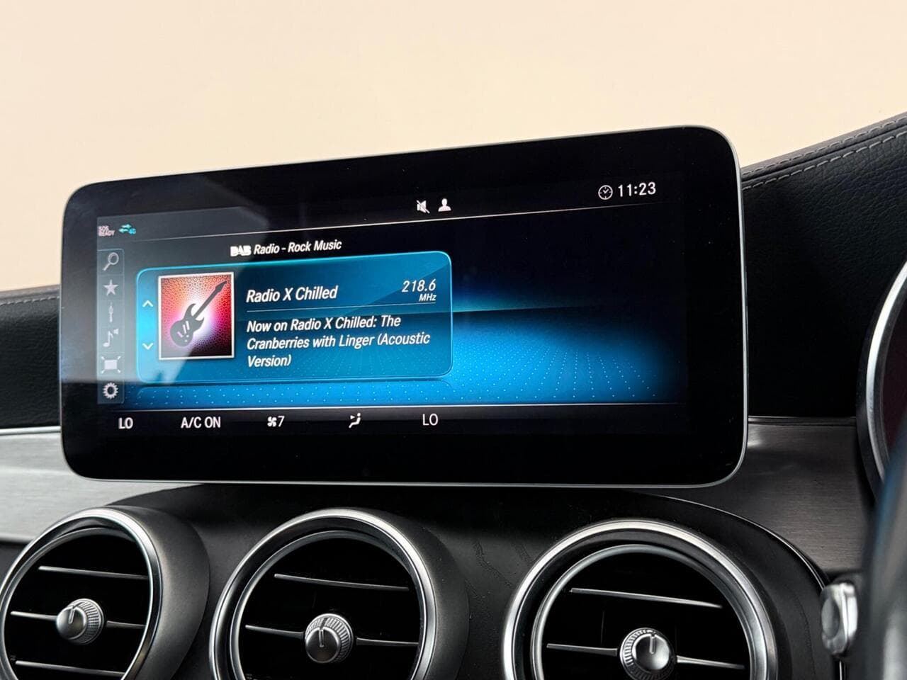 Mercedes-Benz C Class thumbnail Infotainment System