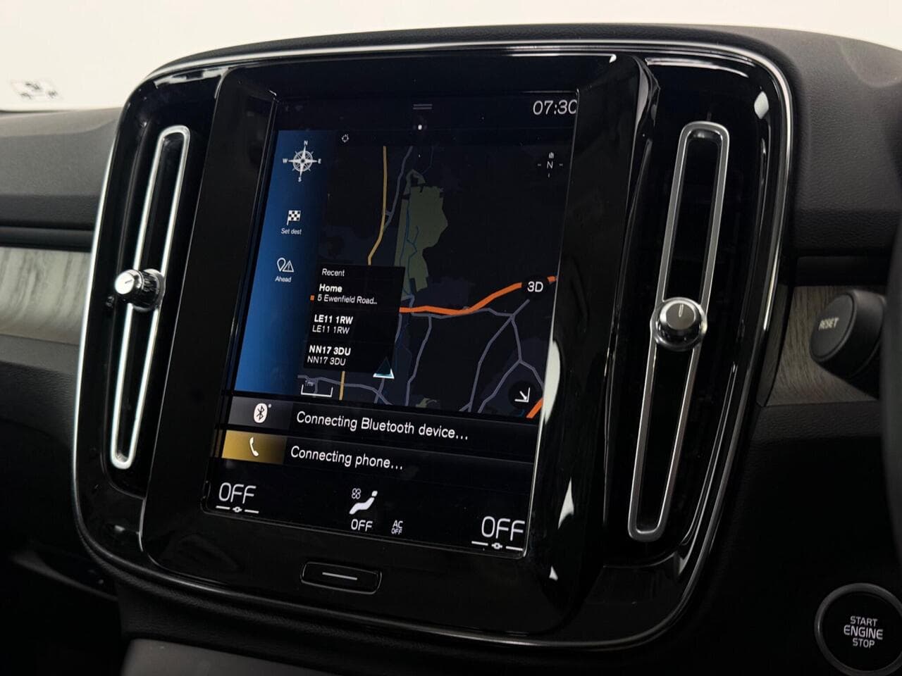 Volvo XC40 thumbnail Infotainment System