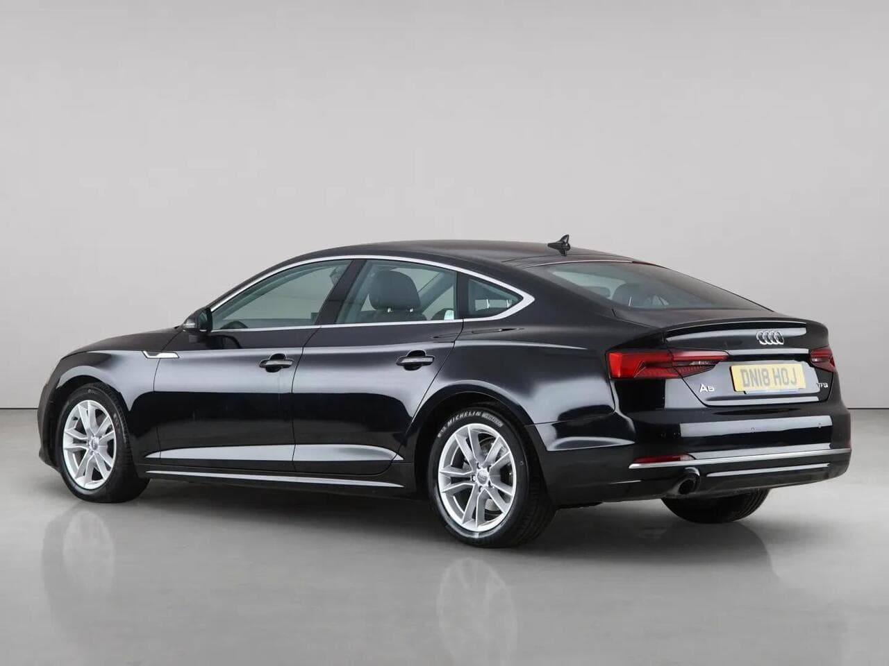 Audi A5 thumbnail Rear Left