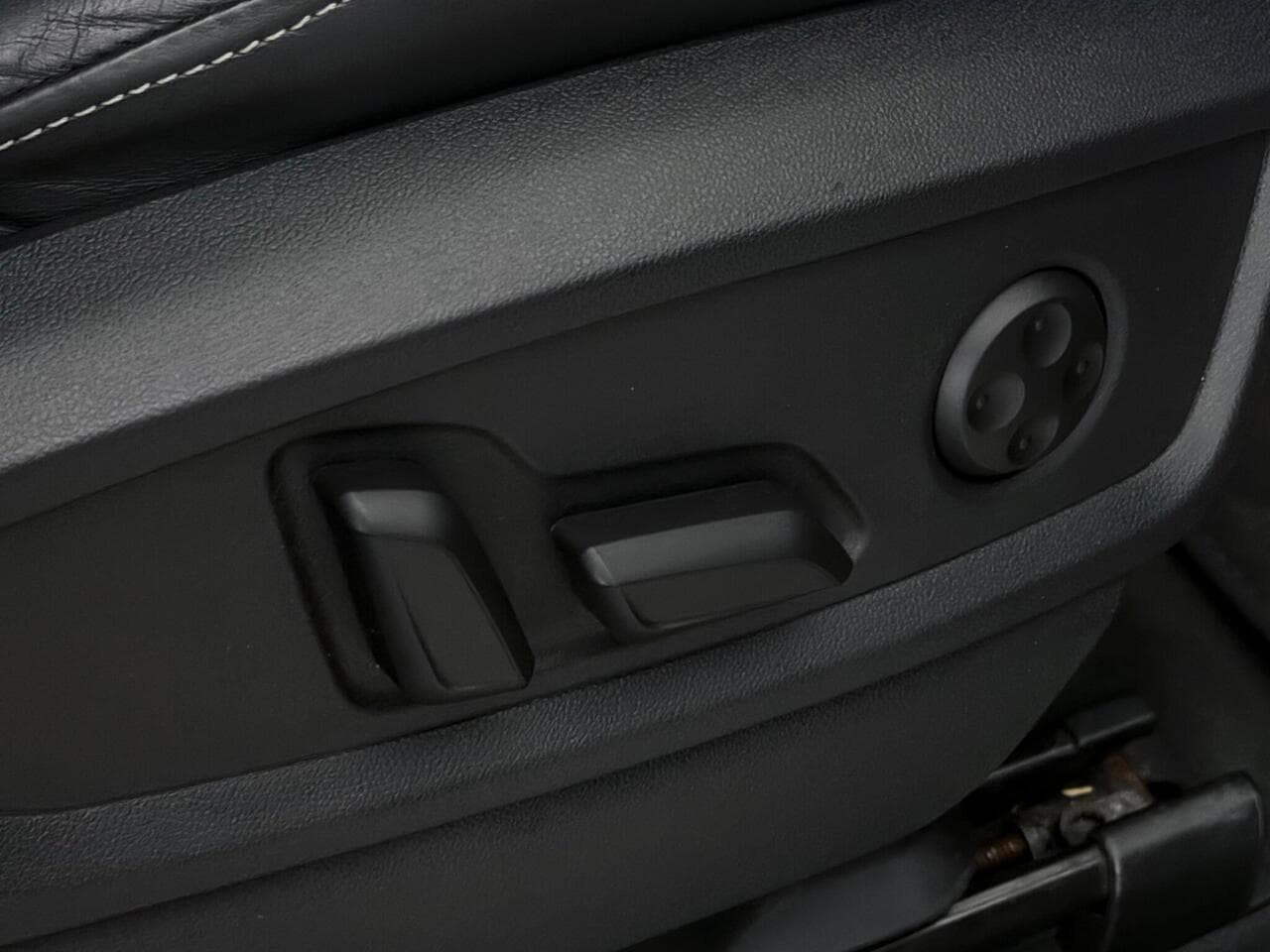 Audi Q5 thumbnail Misc Controls