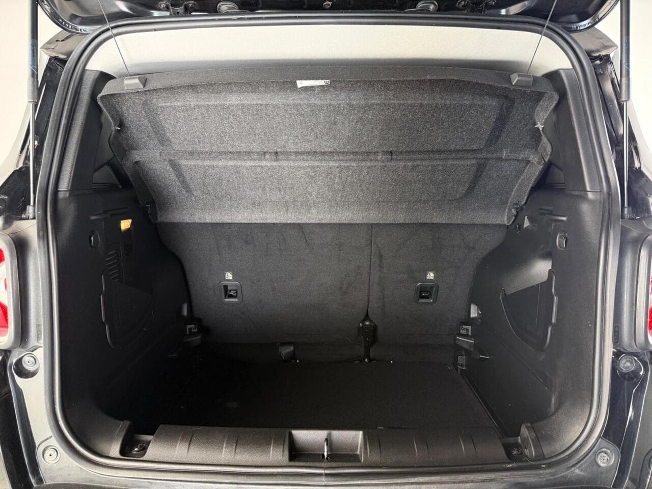 Jeep Renegade thumbnail Boot