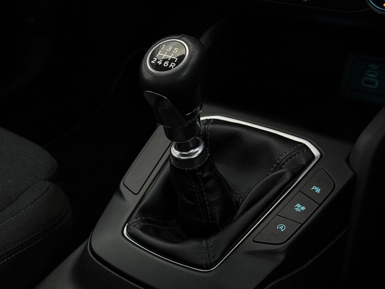 Ford Focus thumbnail Interior Front