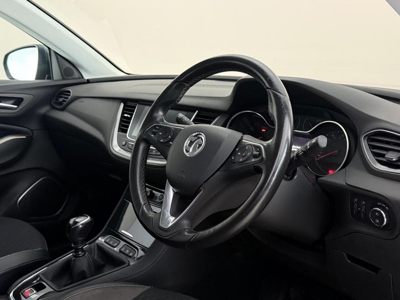 Vauxhall Grandland X thumbnail Interior Front