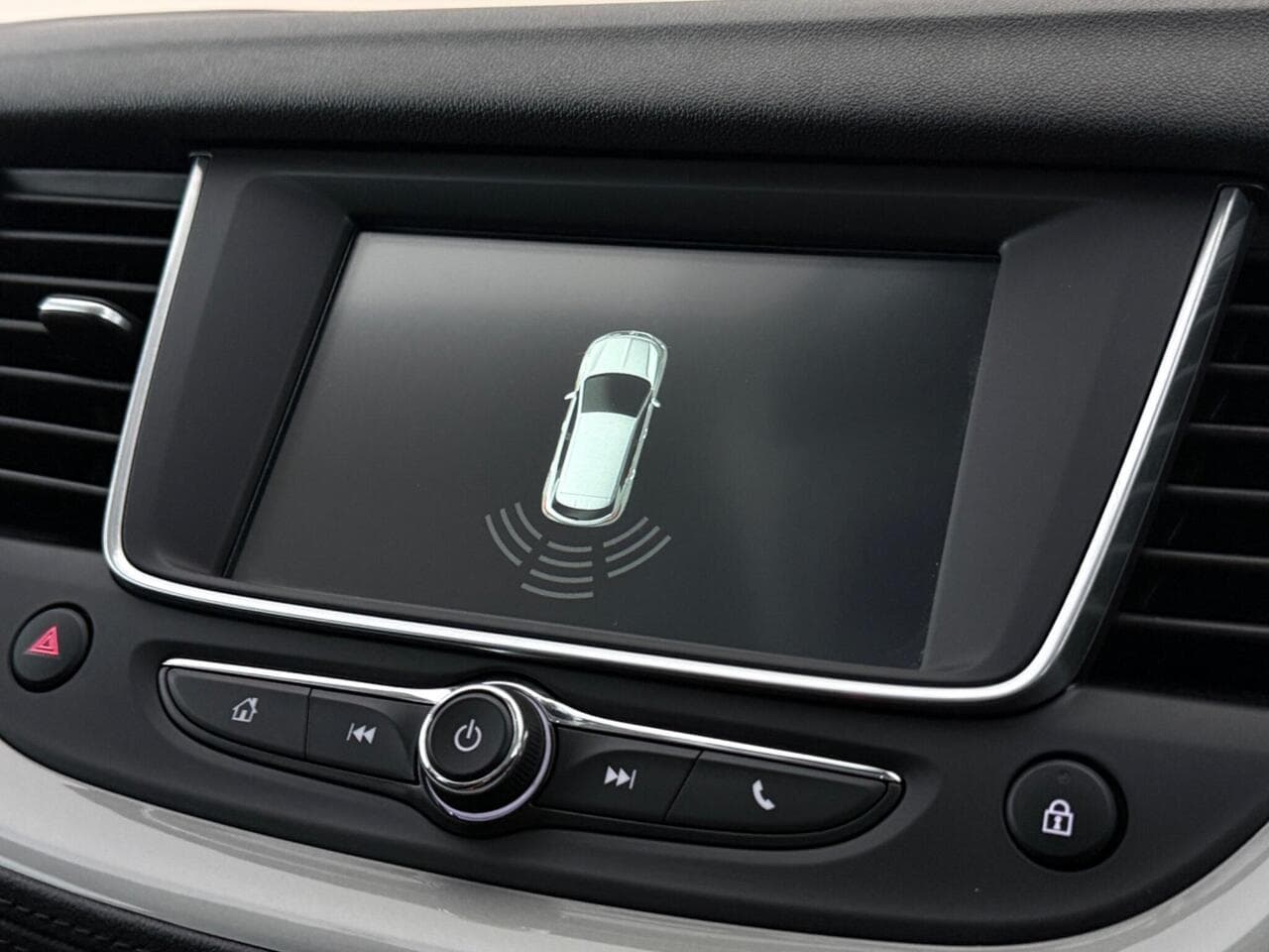 Vauxhall Grandland X thumbnail Infotainment System