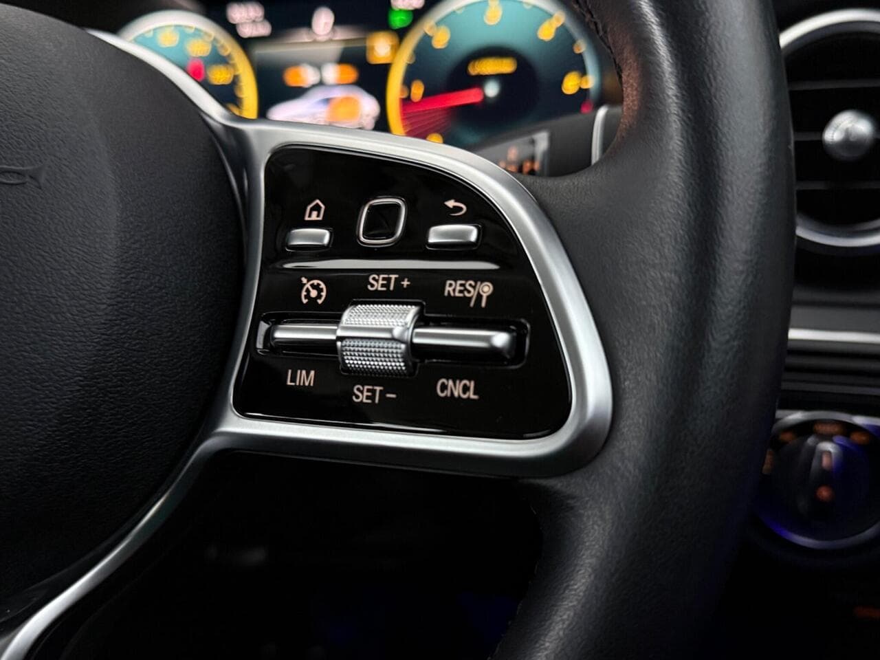 Mercedes-Benz C Class thumbnail Misc Controls