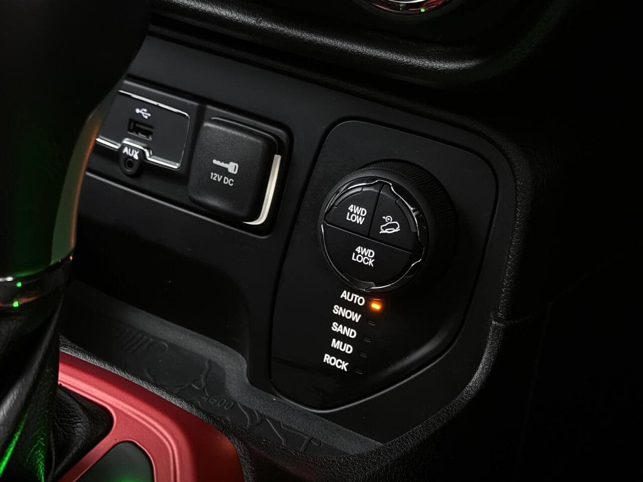 Jeep Renegade thumbnail Misc Controls