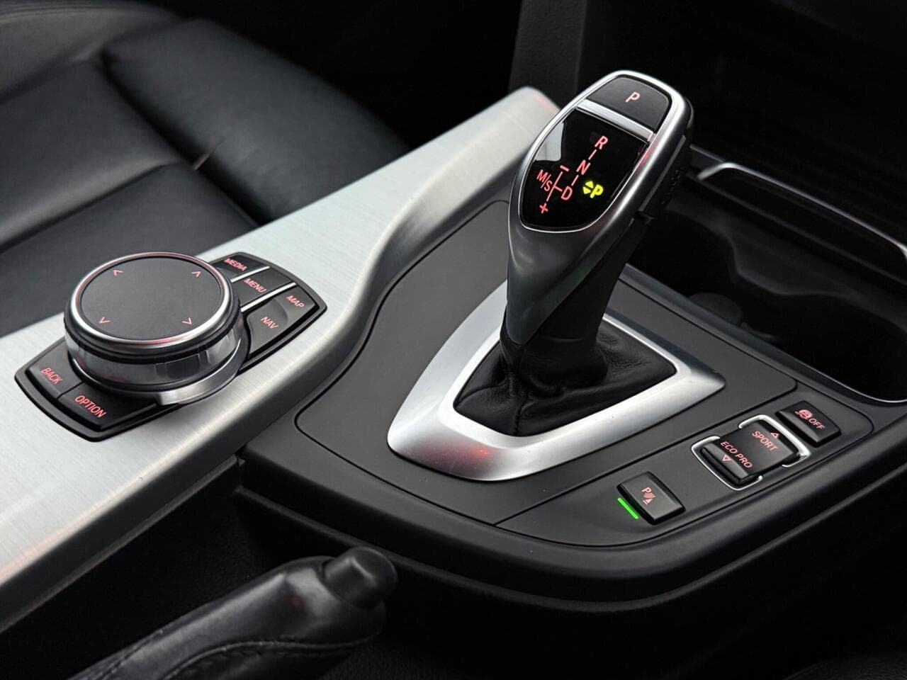 BMW 4 Series Gran Coupe thumbnail Interior Front