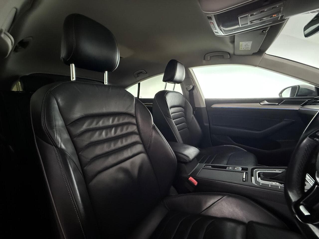 Volkswagen Arteon thumbnail Seat Driver