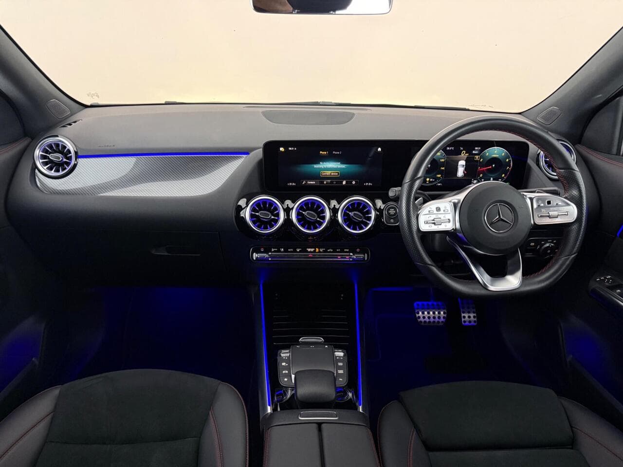 Mercedes-Benz GLA thumbnail Interior Front