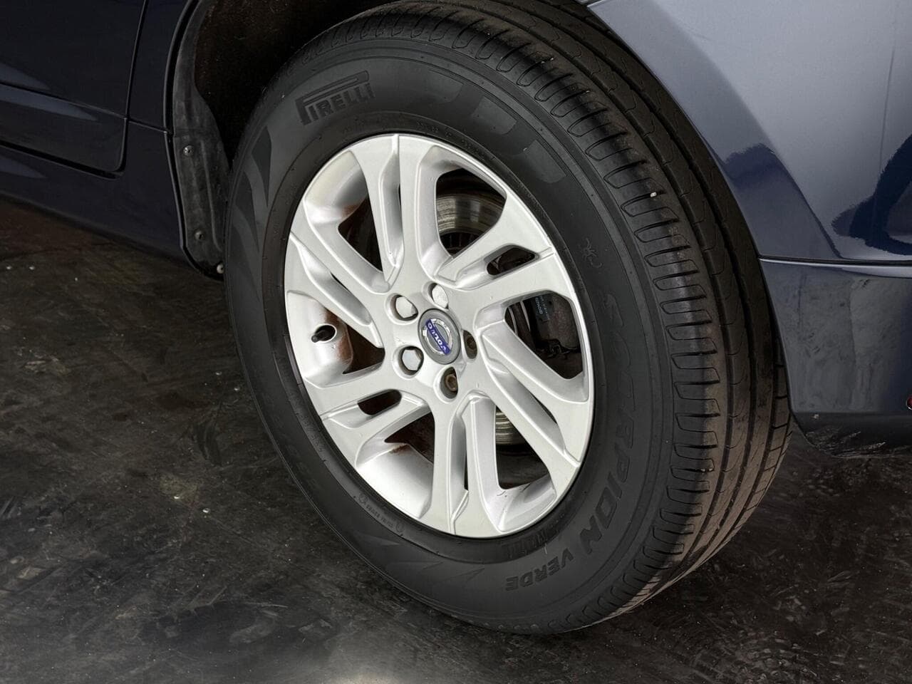 Volvo XC60 thumbnail Wheel