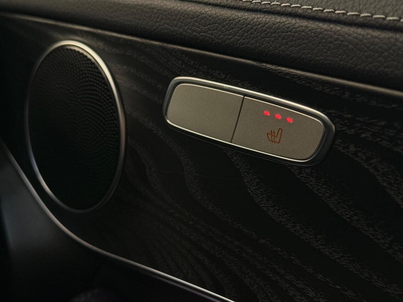 Mercedes-Benz GLC thumbnail Misc Controls