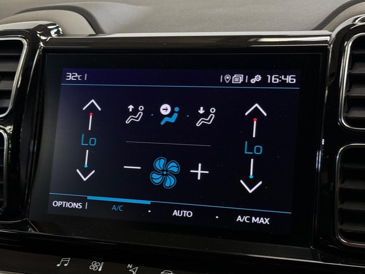 Citroen C5 Aircross thumbnail Infotainment System