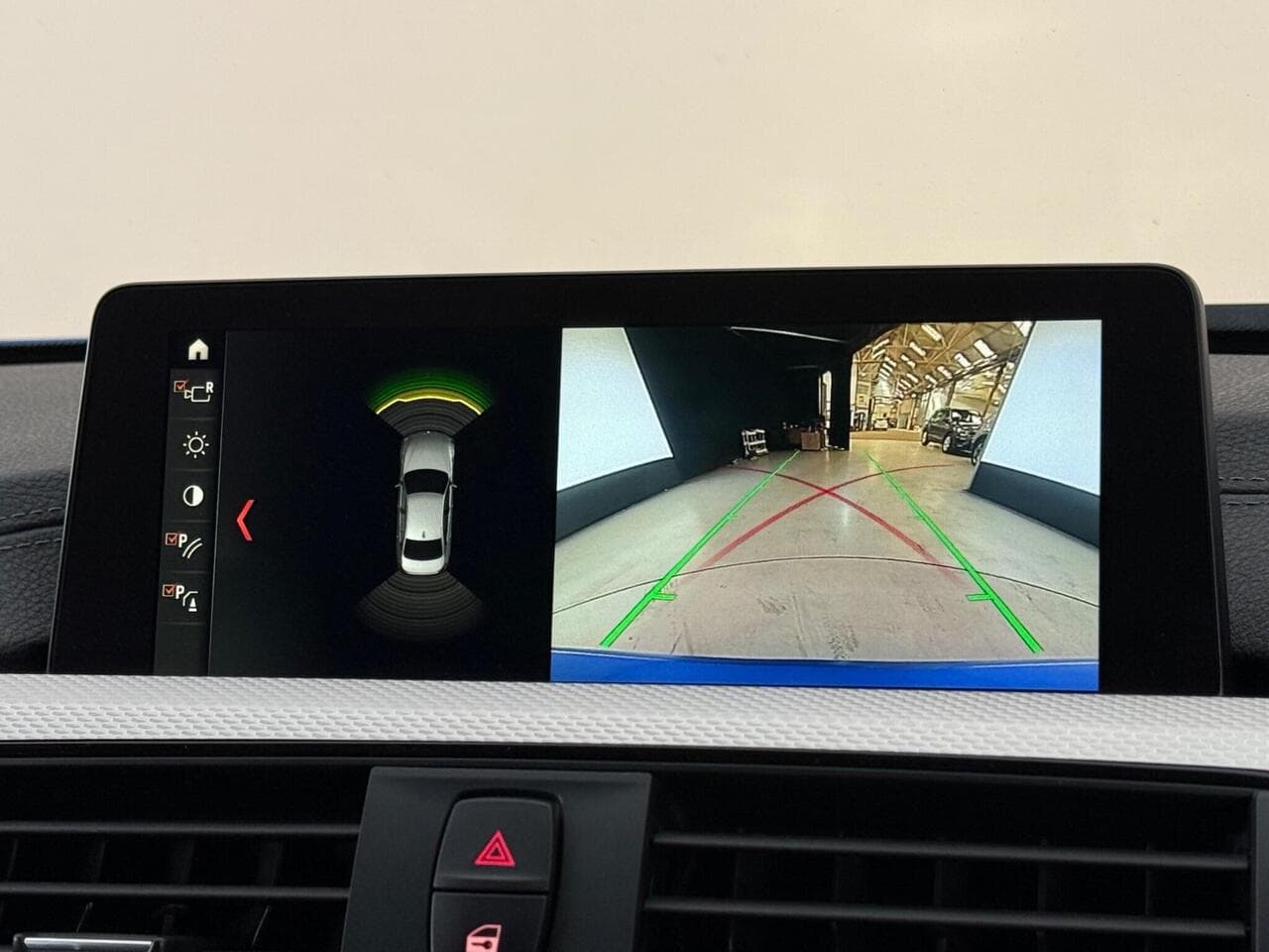 BMW 3 Series thumbnail Infotainment System