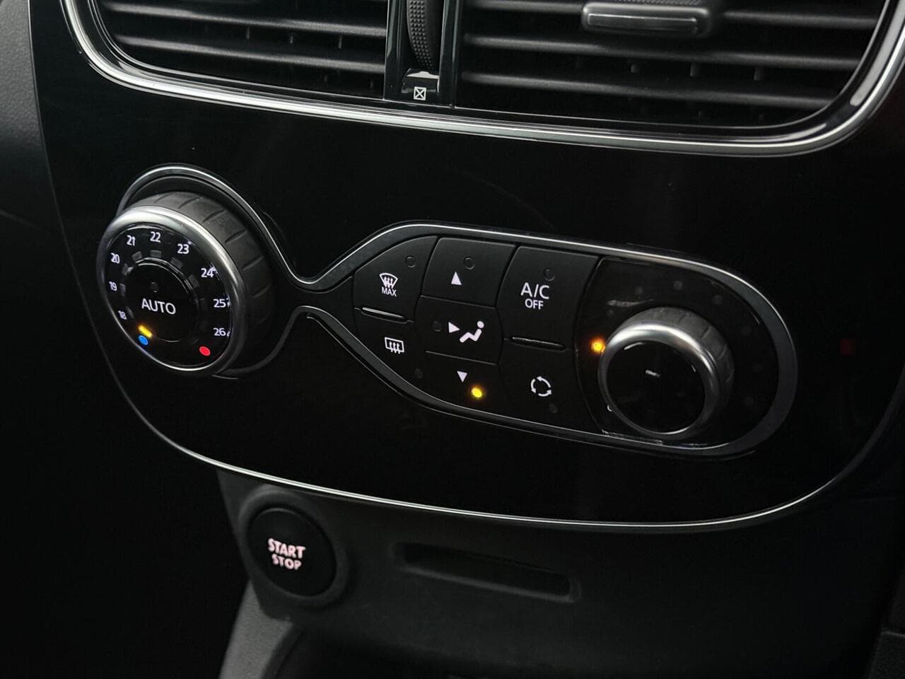 Renault Clio thumbnail Misc Controls
