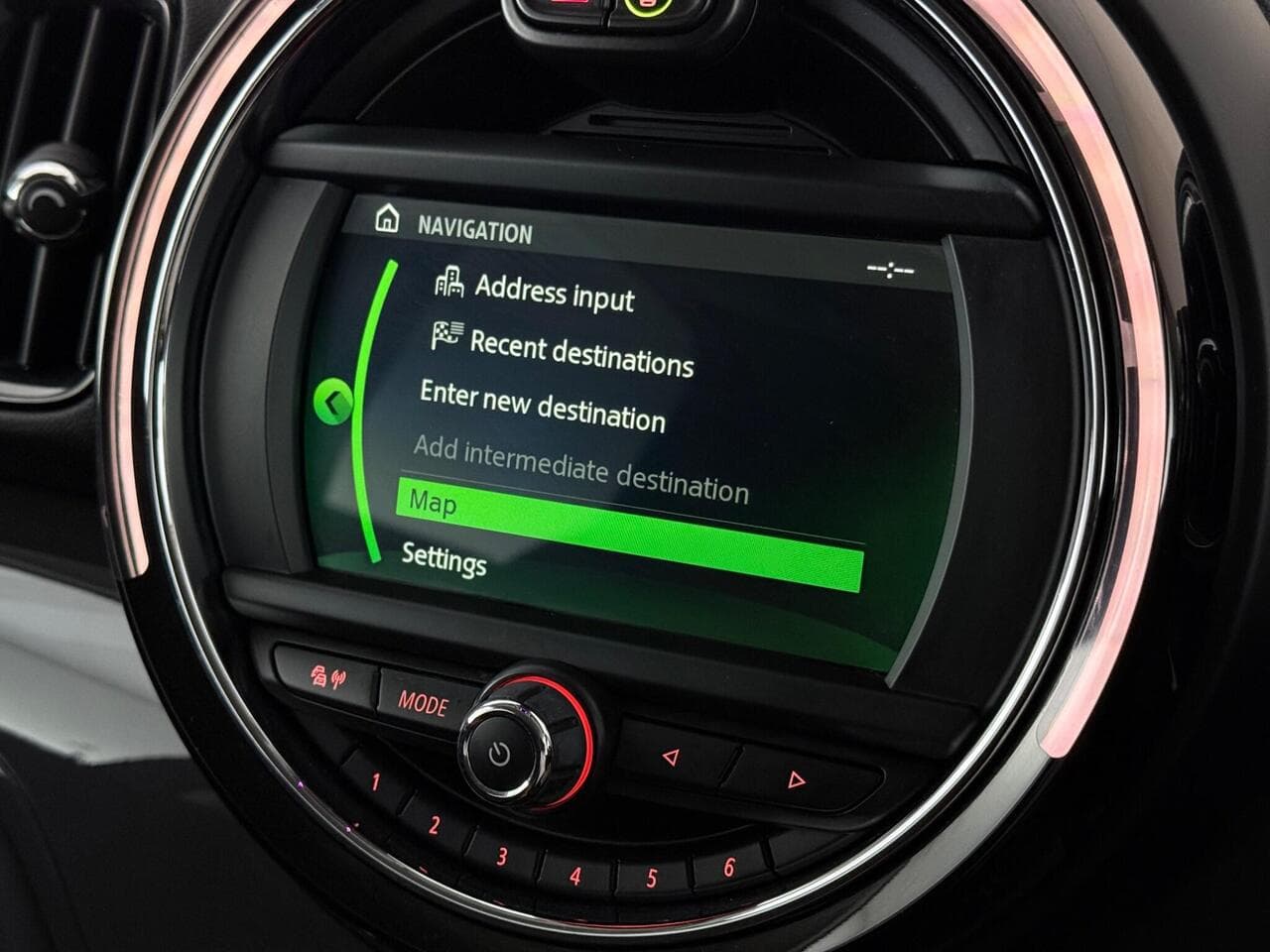 MINI Countryman thumbnail Infotainment System
