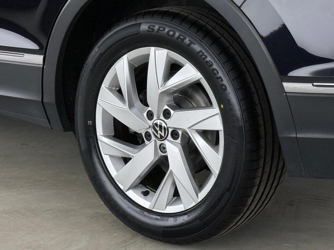 Volkswagen Tiguan thumbnail Wheel