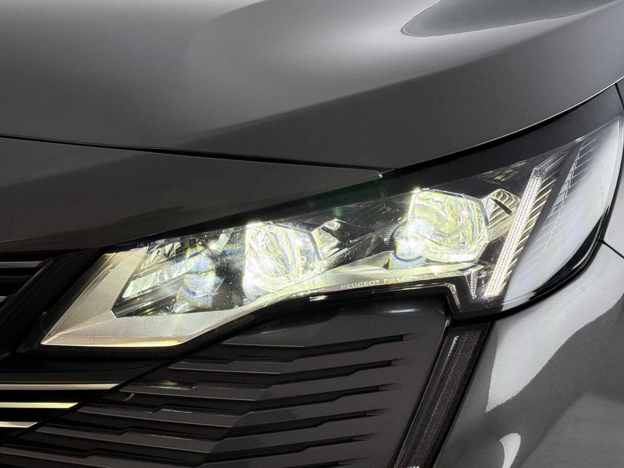 Peugeot 5008 thumbnail Lights Front
