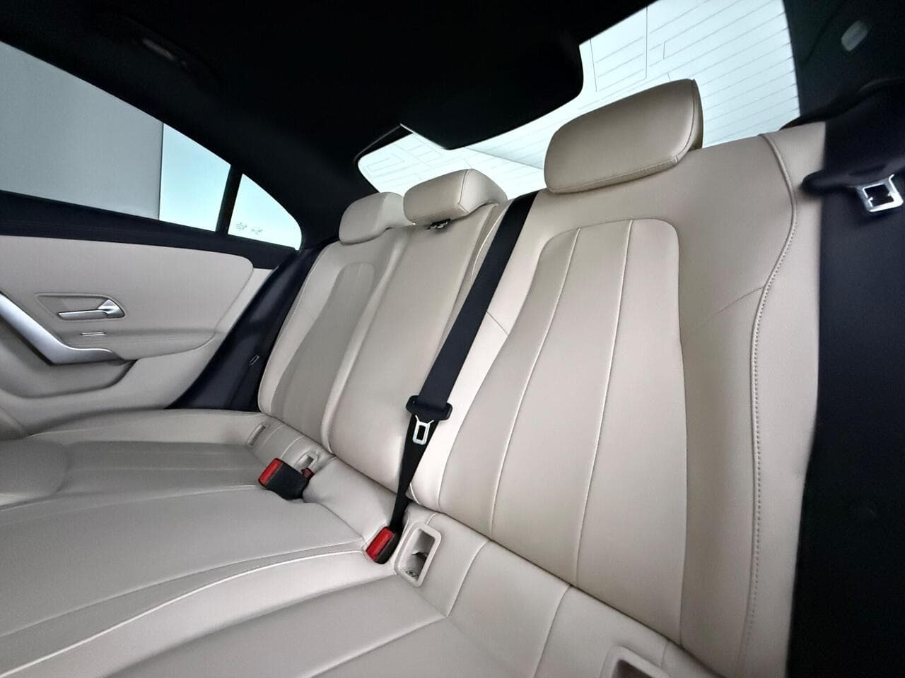 Mercedes-Benz CLA thumbnail Seats Rear